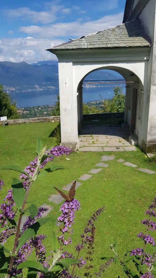 B&B Il Gatto Nero Castelveccana Exterior photo